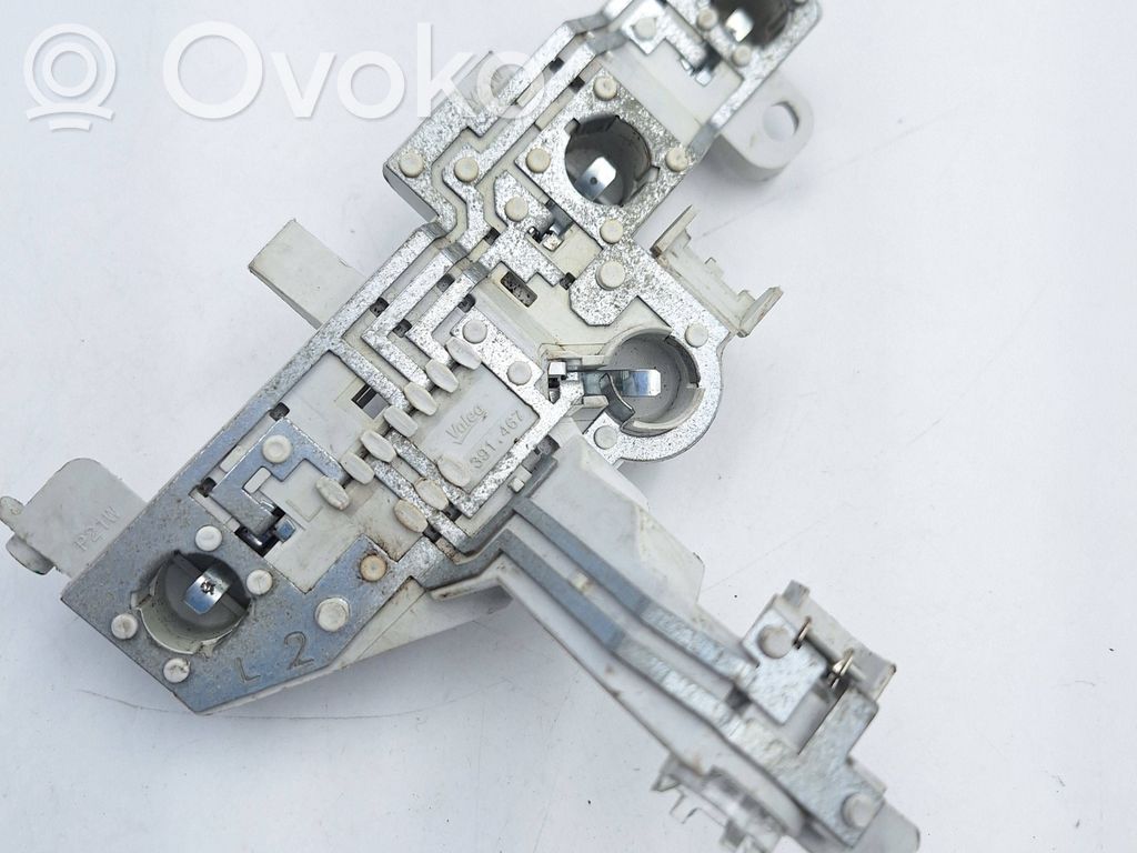 BMW 1 E81 E87 Aizmugures spuldzes vāka turētājs 