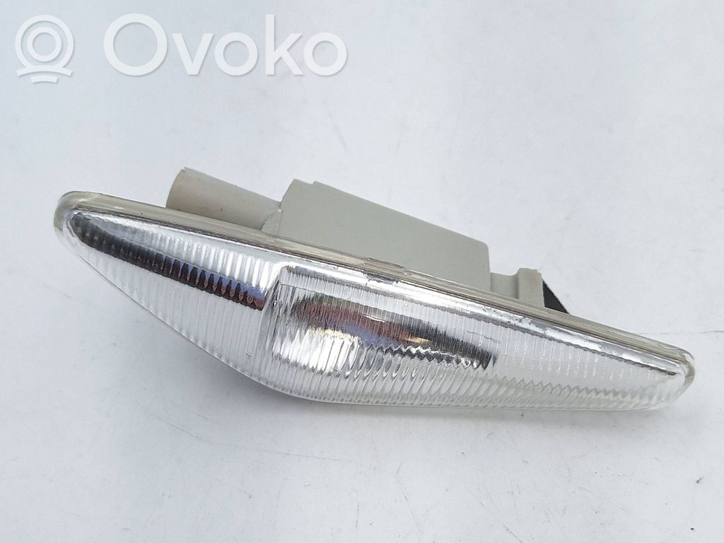 BMW X6 E71 Front fender indicator light 