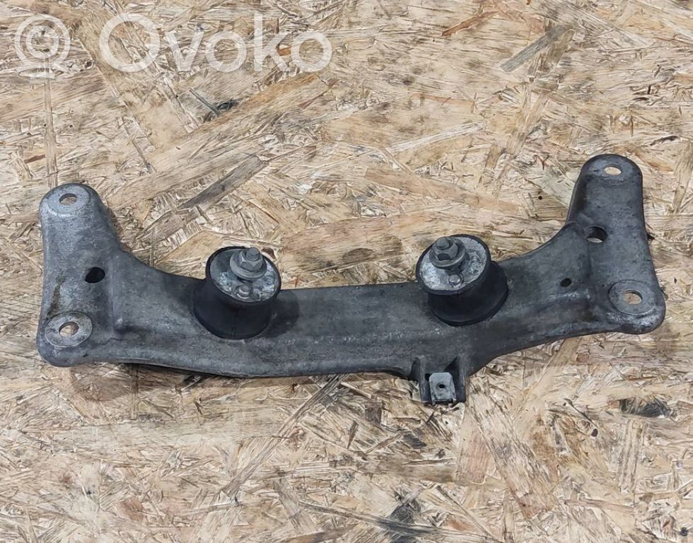 BMW 3 E90 E91 Gearbox mounting bracket 