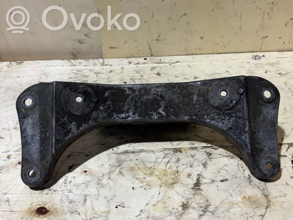 BMW 5 E39 Gearbox mounting bracket 