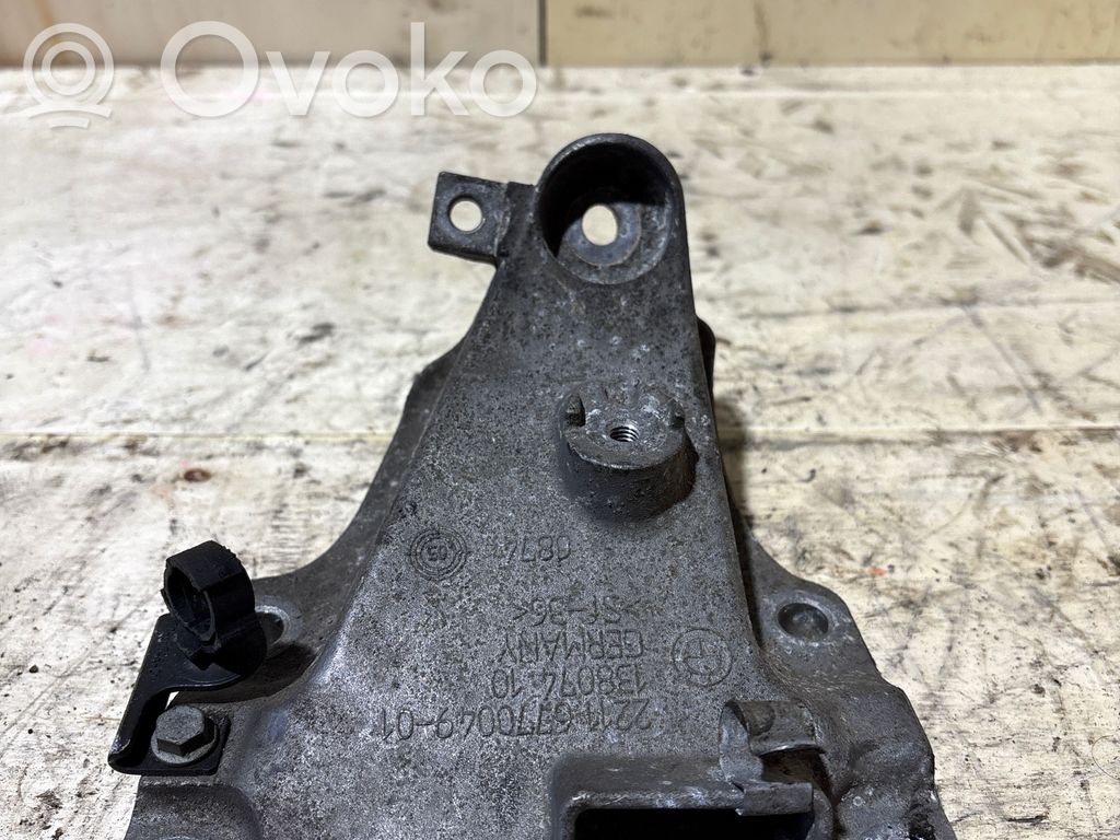 BMW 3 E90 E91 Engine mounting bracket 