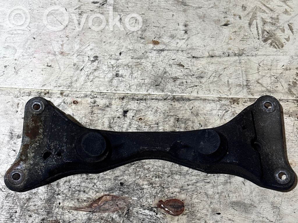 BMW 3 E90 E91 Engine mounting bracket 