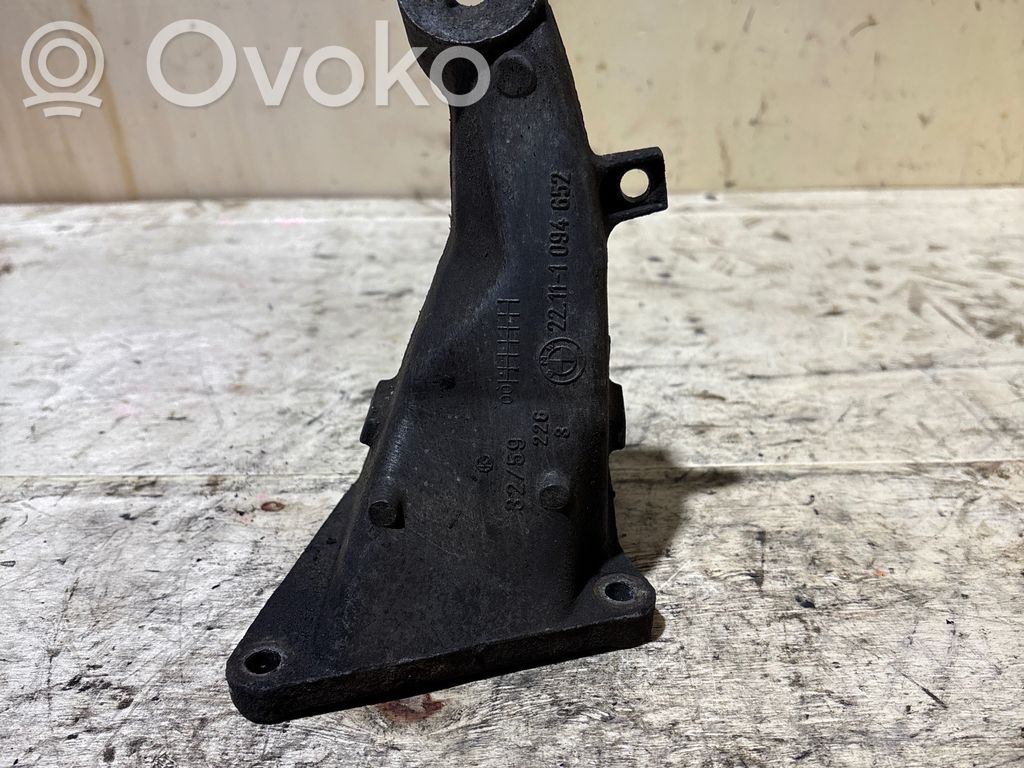 Engine mounting bracket   1094652,22111094652