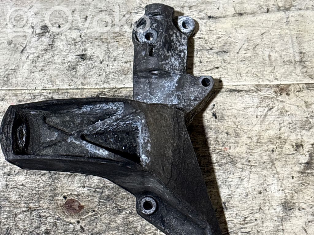 BMW 3 E46 Engine mounting bracket 
