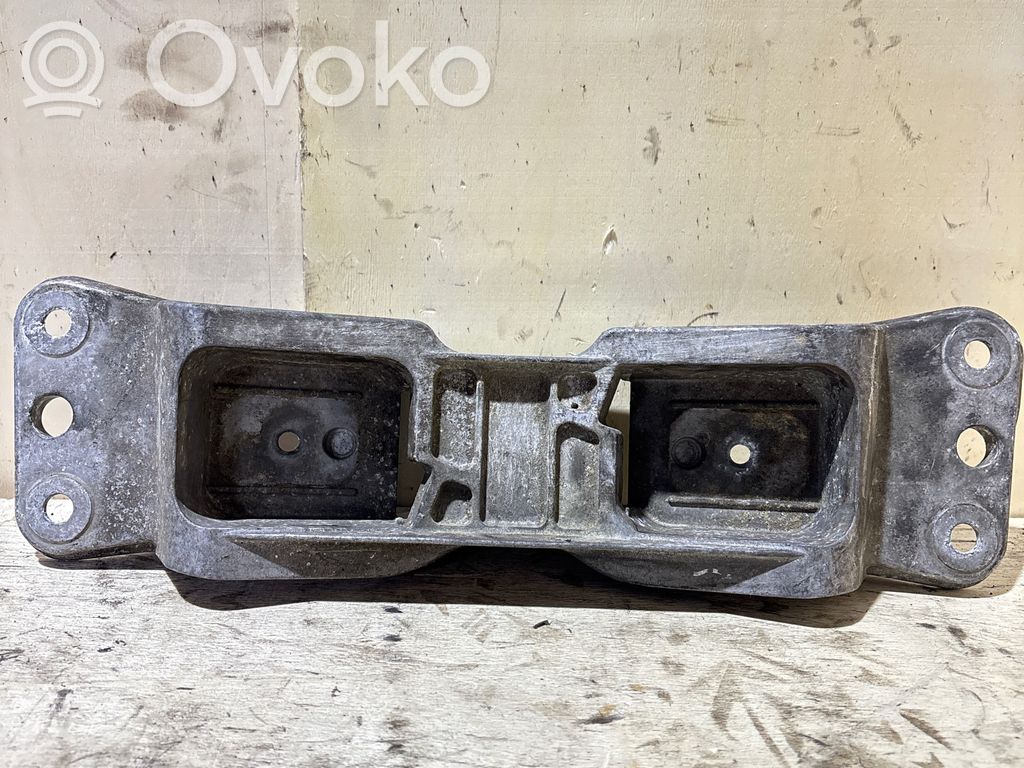 BMW 5 E60 E61 Gearbox mounting bracket 