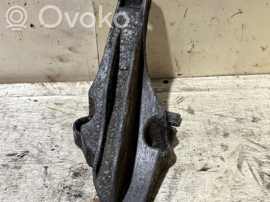BMW 5 E39 Engine mounting bracket 