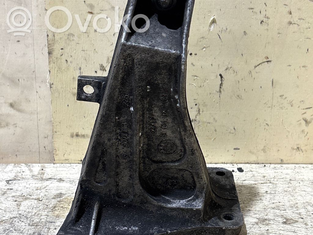 BMW 3 E46 Engine mounting bracket 