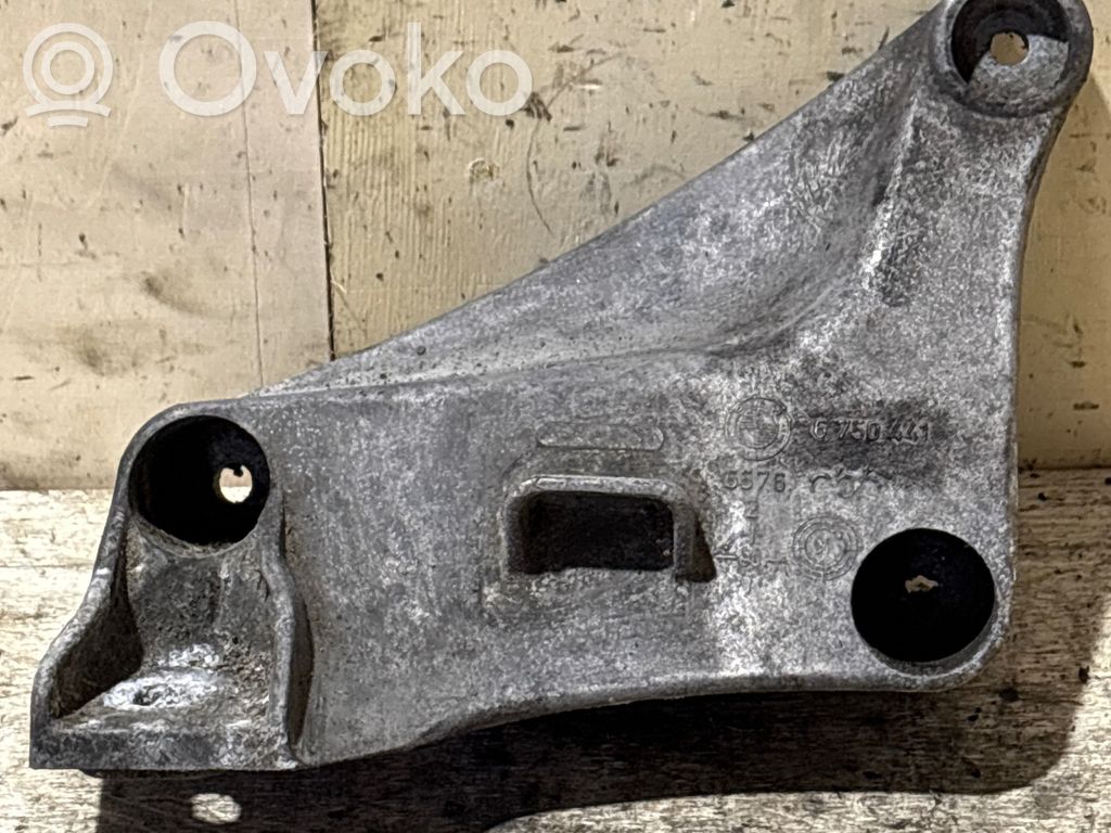 Soporte de montaje del motor (Usadas)   6750441,65766750441