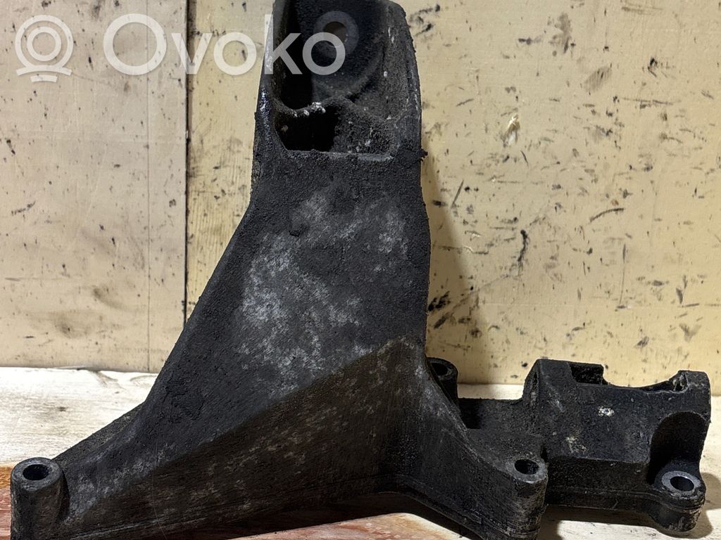 Support, suspension du moteur   6753225,22116753225