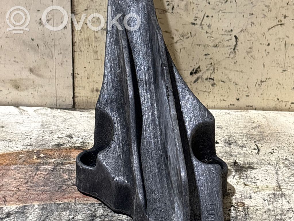 BMW 5 E39 Engine mounting bracket 