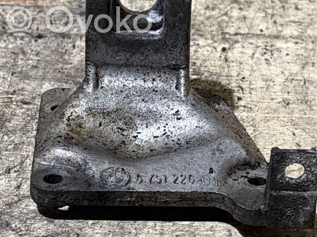 Engine mounting bracket   6751226,22116751226