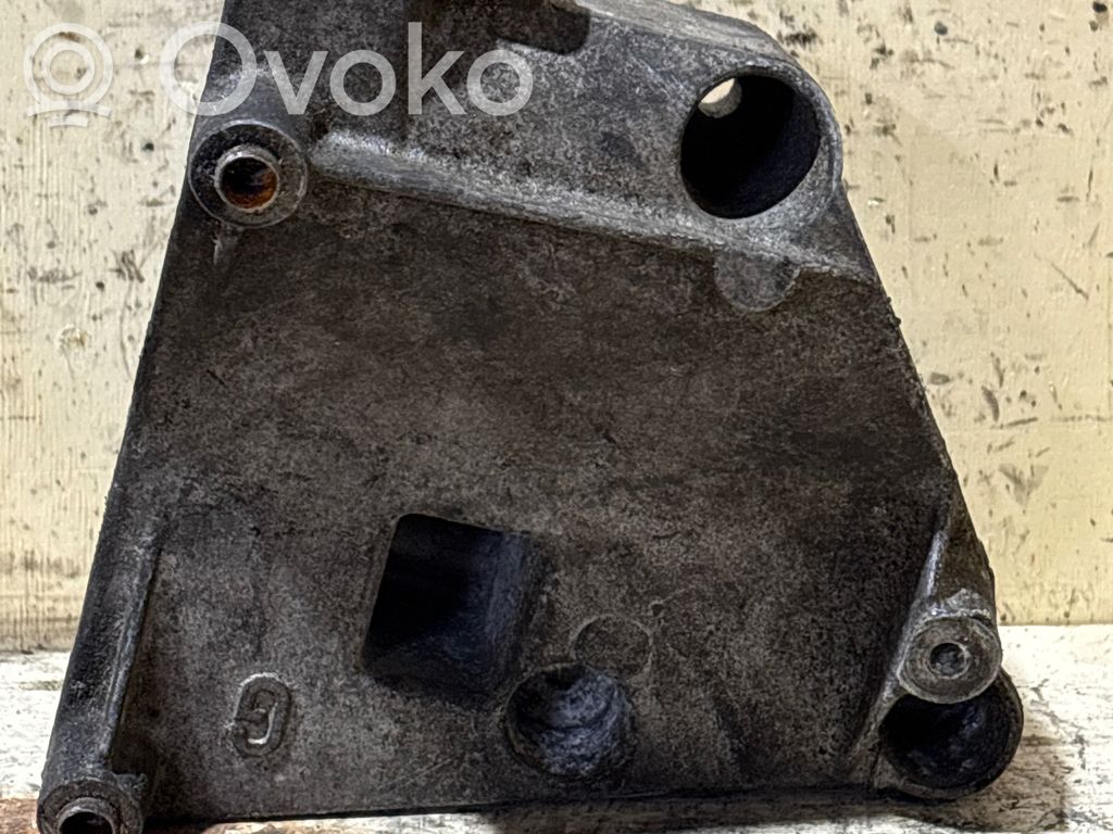 BMW 3 E46 Engine mounting bracket 