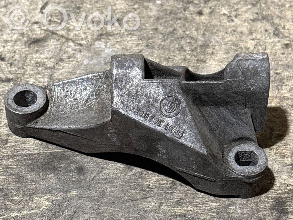Engine mounting bracket   7787942,11167787942,12317793090
