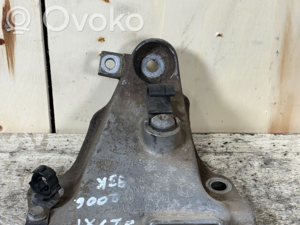 BMW 3 E90 E91 Engine mounting bracket 