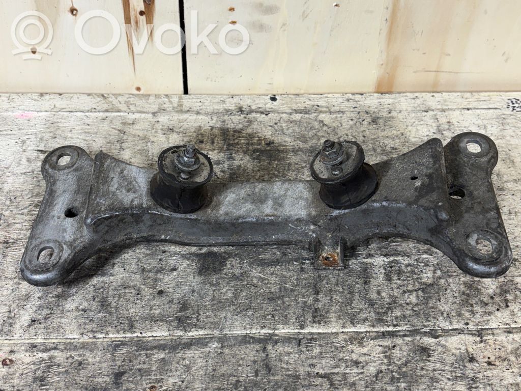 BMW 3 E90 E91 Pārnesumkārbas stiprinājuma kronšteins 