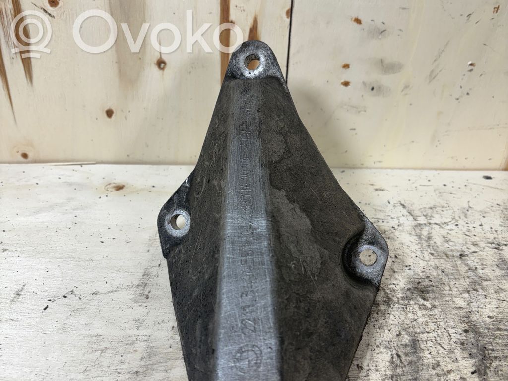 BMW X3 E83 Engine mounting bracket 