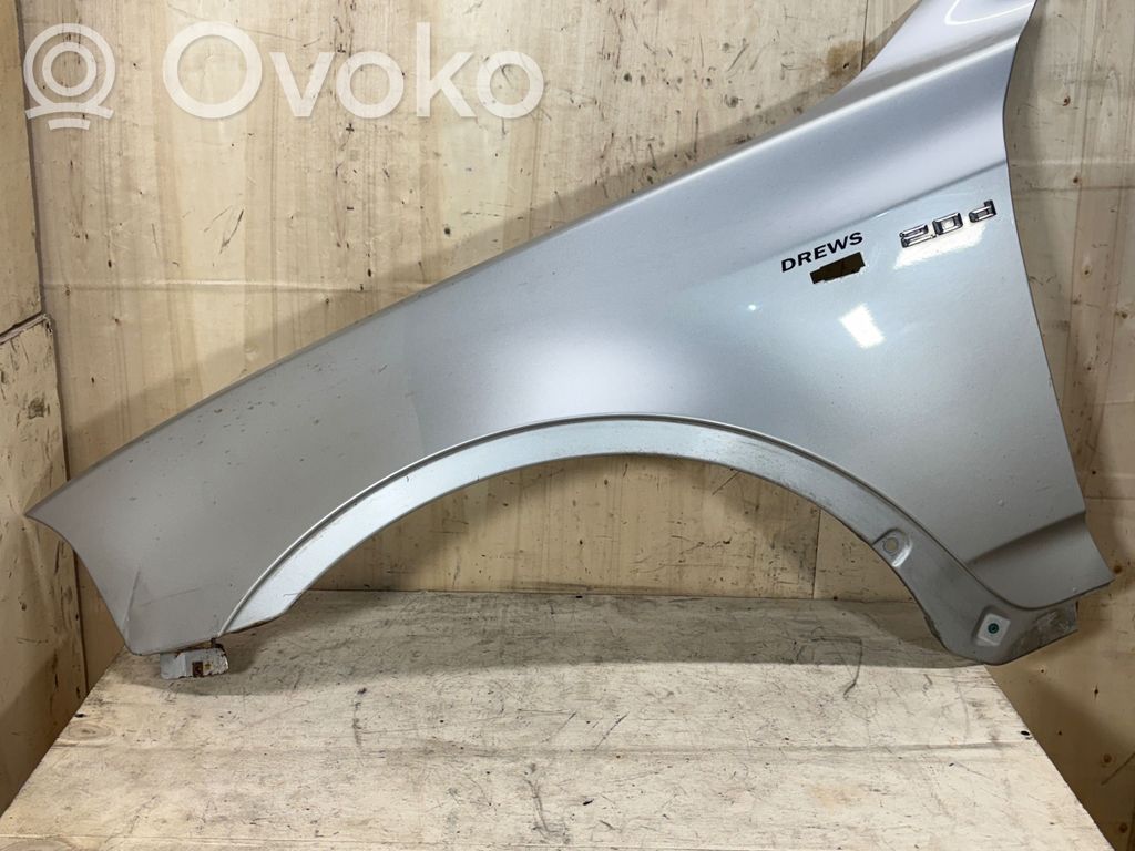 BMW X3 E83 Sparnas 