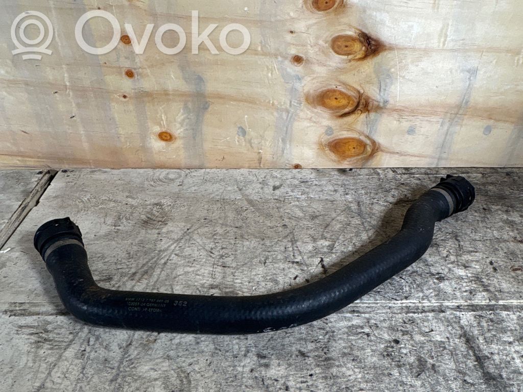 BMW 5 E60 E61 Engine coolant pipe/hose 