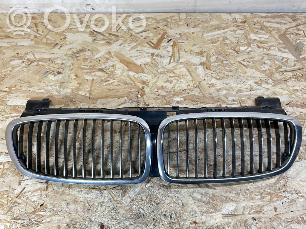 BMW 7 E65 E66 Front bumper upper radiator grill 