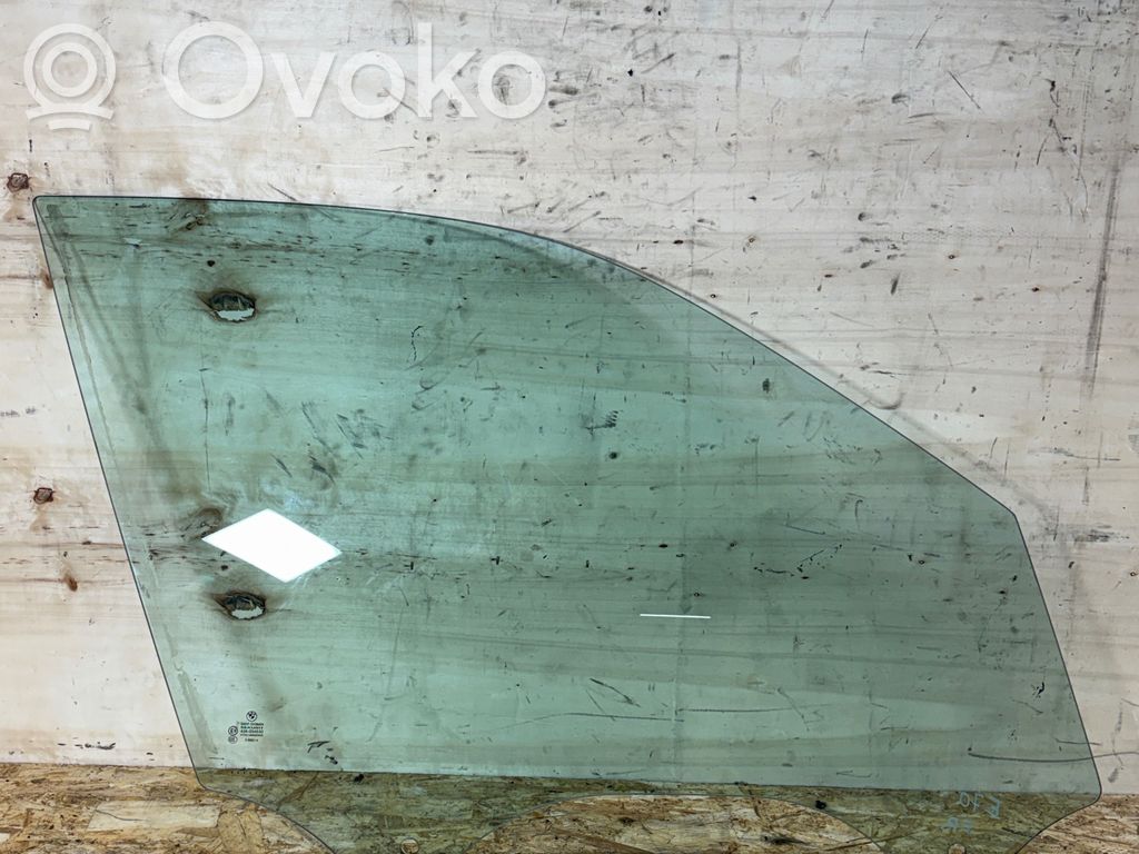 BMW X5 E70 Front door window glass four-door 