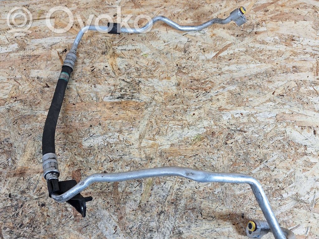 BMW X1 E84 Air conditioning (A/C) pipe/hose 