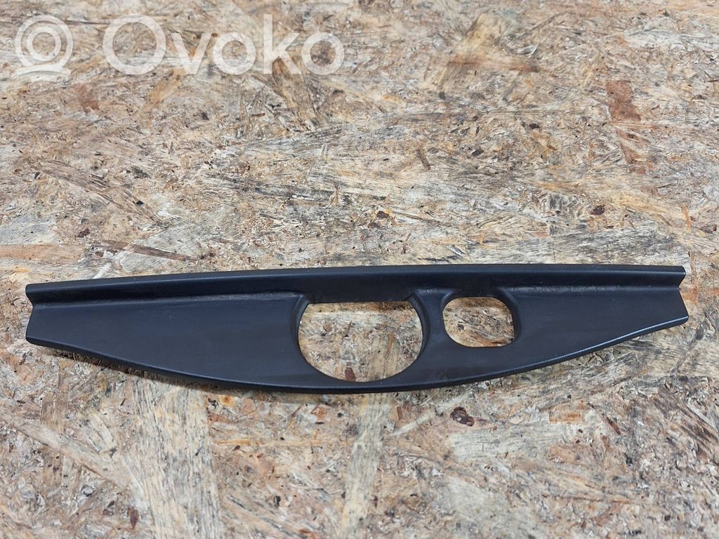 Other trunk/boot trim element   8233370