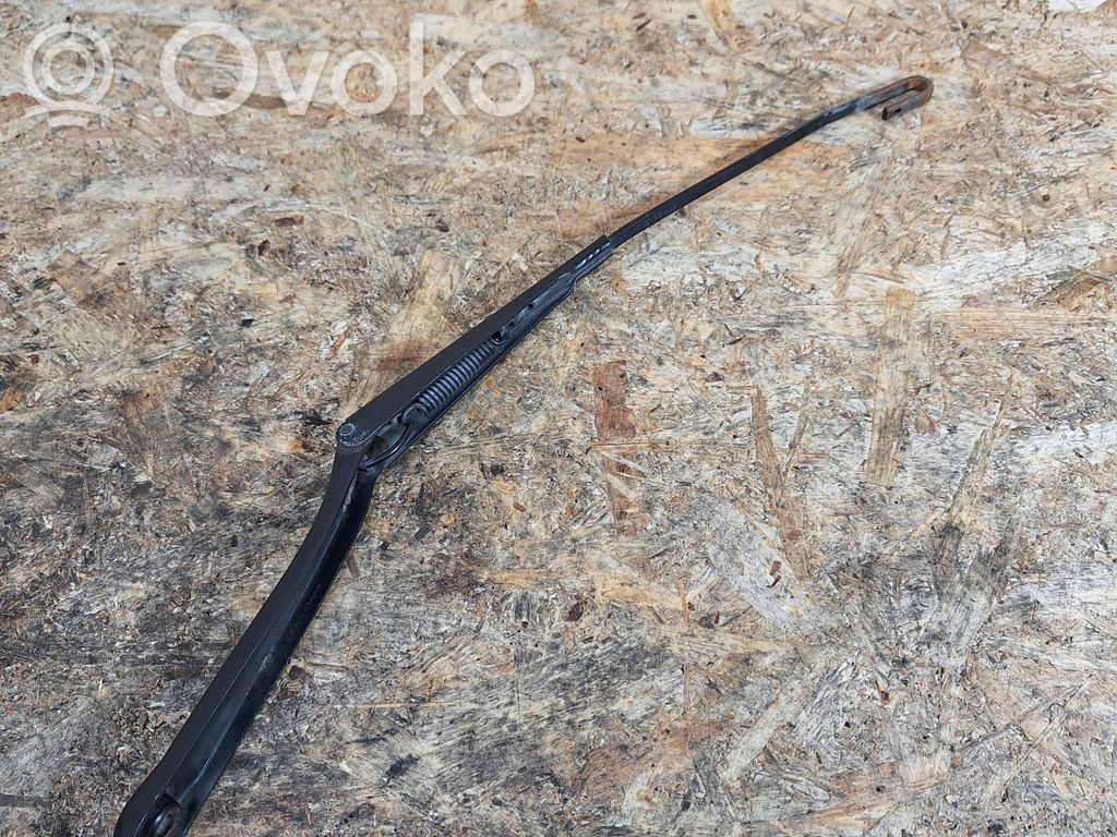 BMW X3 E83 Front wiper blade arm 