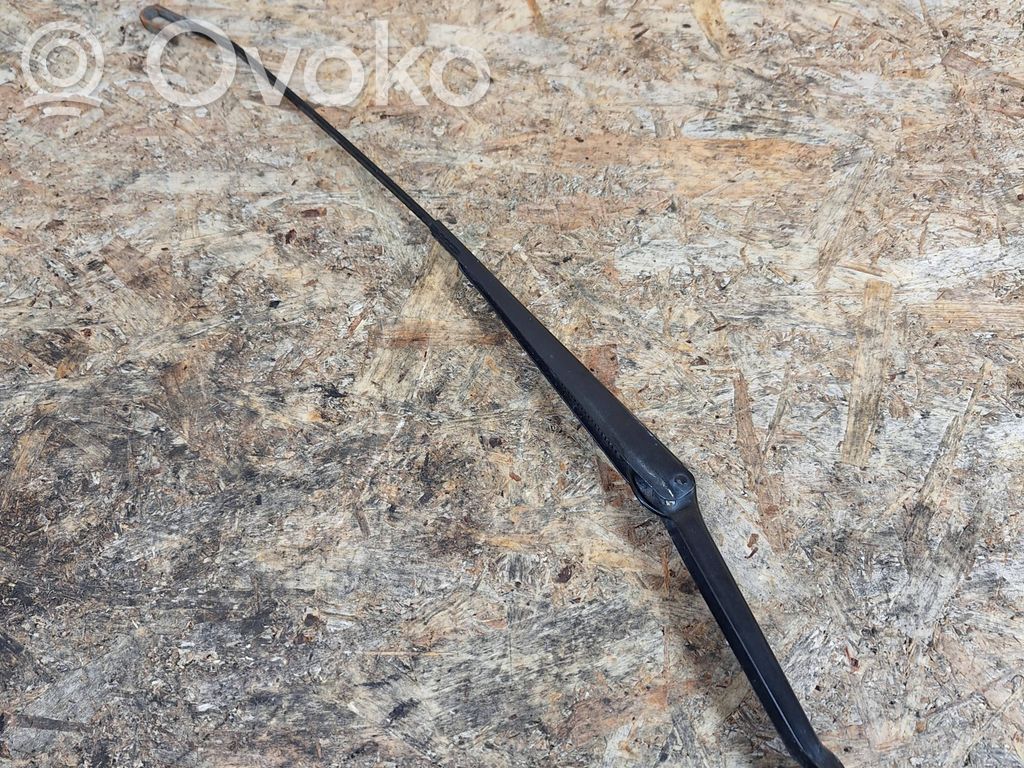 BMW X3 E83 Front wiper blade arm 