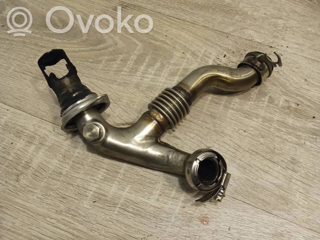 Caurulīte (-es) / šļūtene (-es)   0440733009