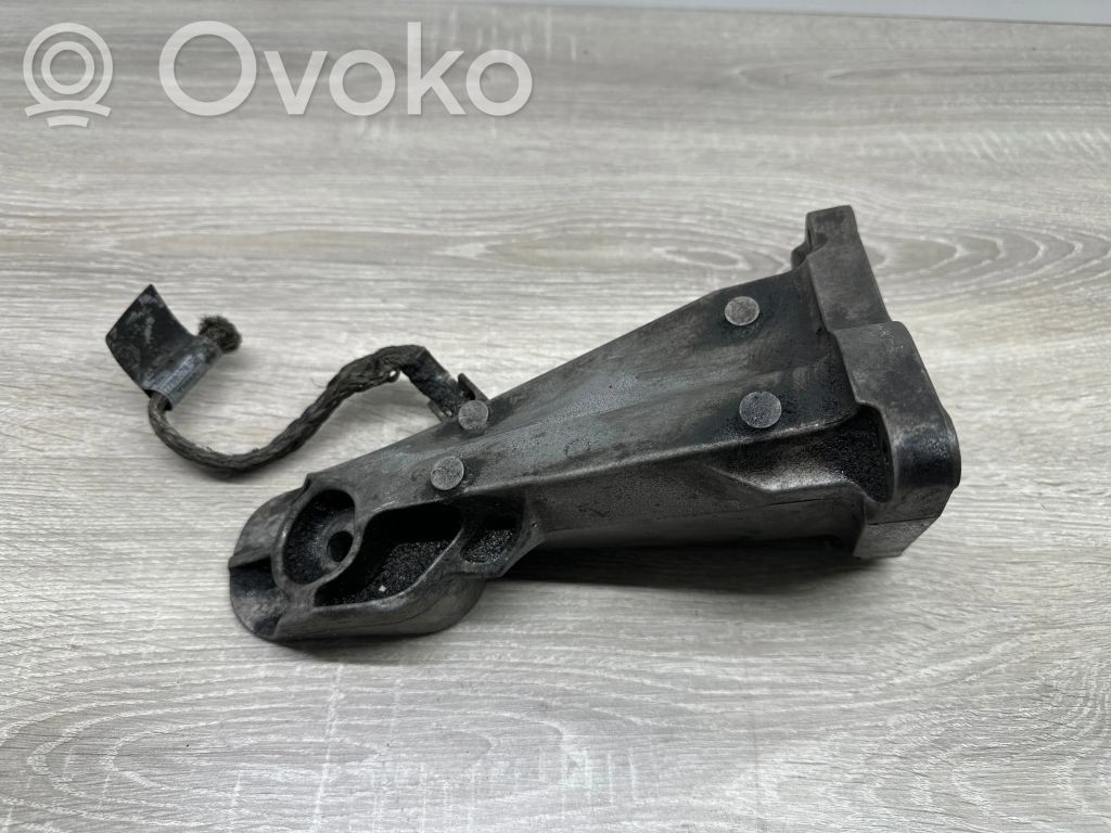 Engine mounting bracket   6763218,59280110