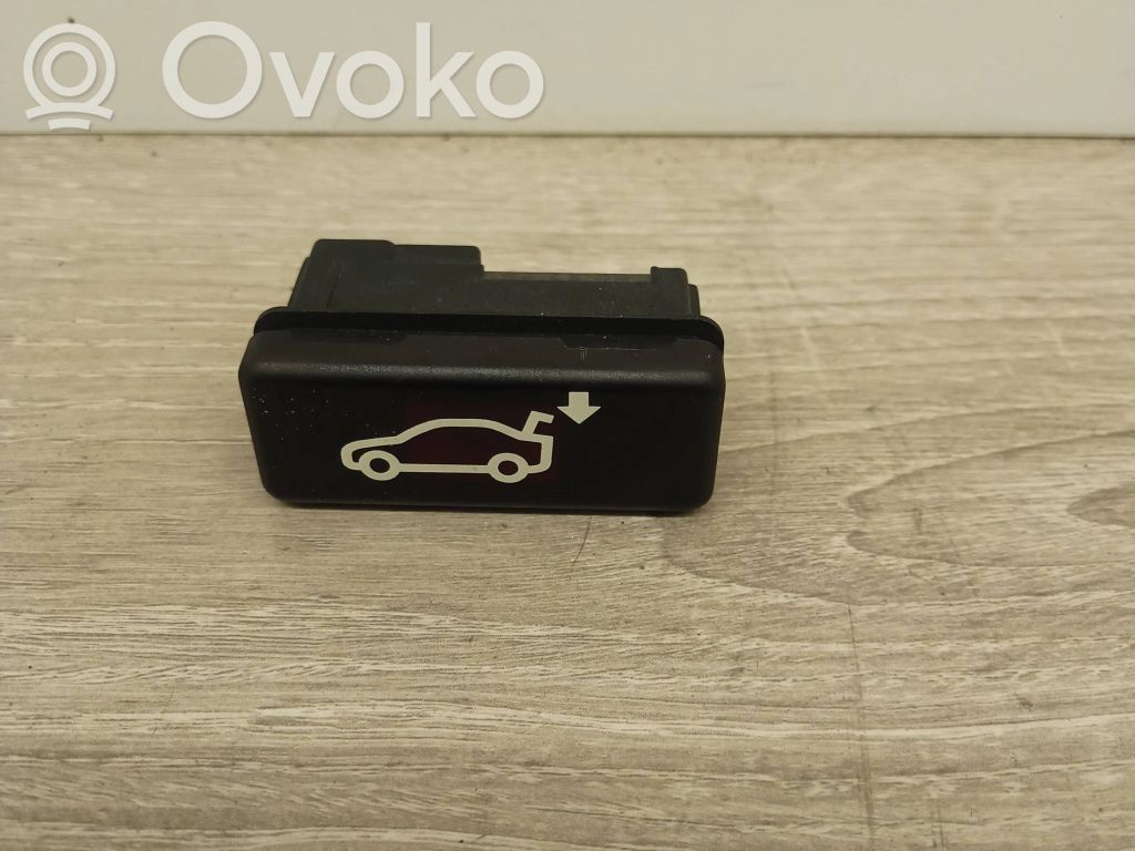 Tailgate/boot open switch button   8375580,9801,5035