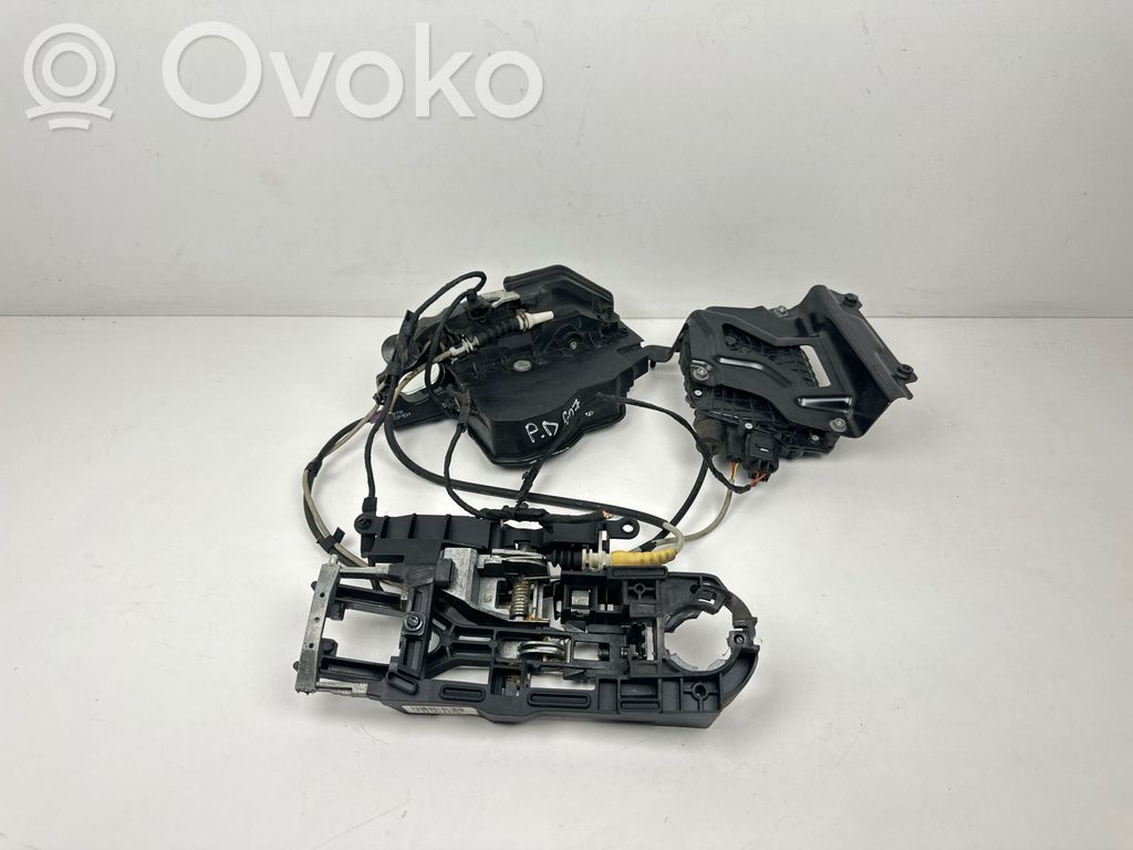 BMW 5 GT F07 Front door lock 