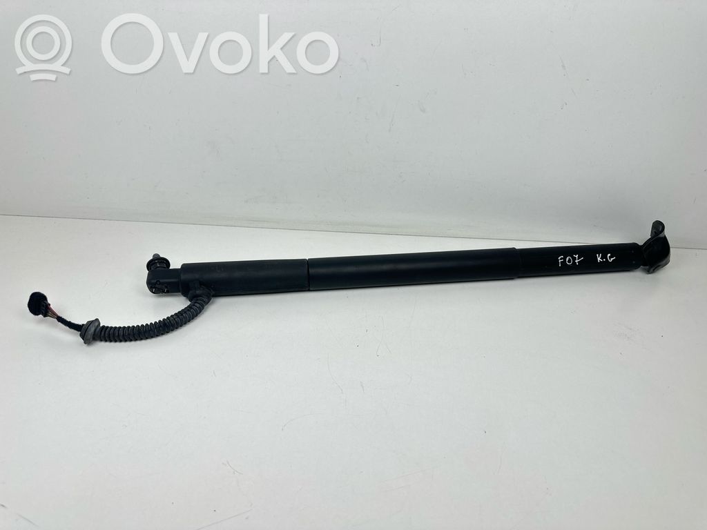 BMW 5 GT F07 Takaluukun tuen kaasujousi 