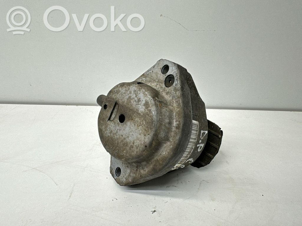 BMW 5 E60 E61 Engine mount bracket 