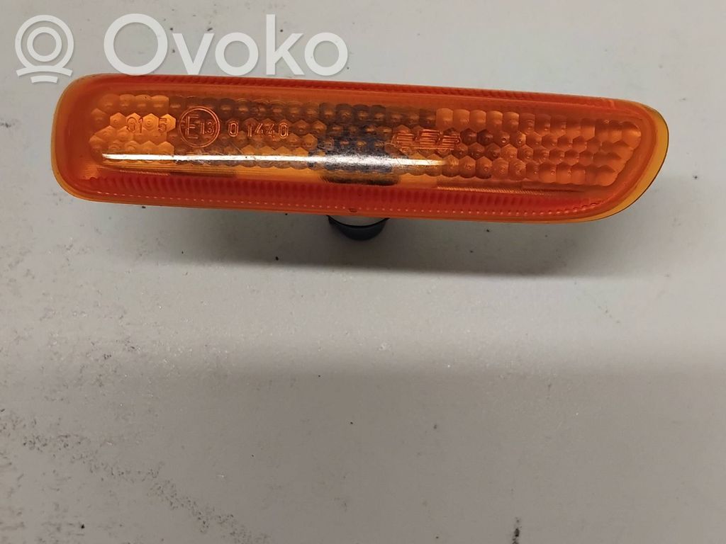Front fender indicator light   63138370720