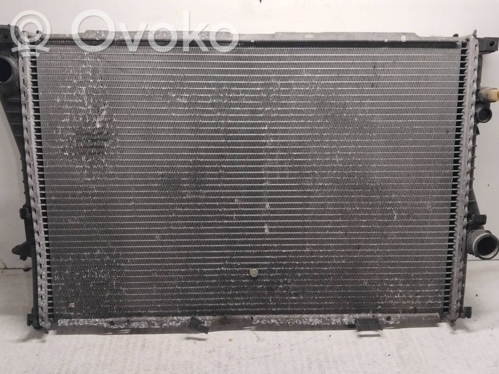 BMW 5 E39 Aušinimo skysčio radiatorius 