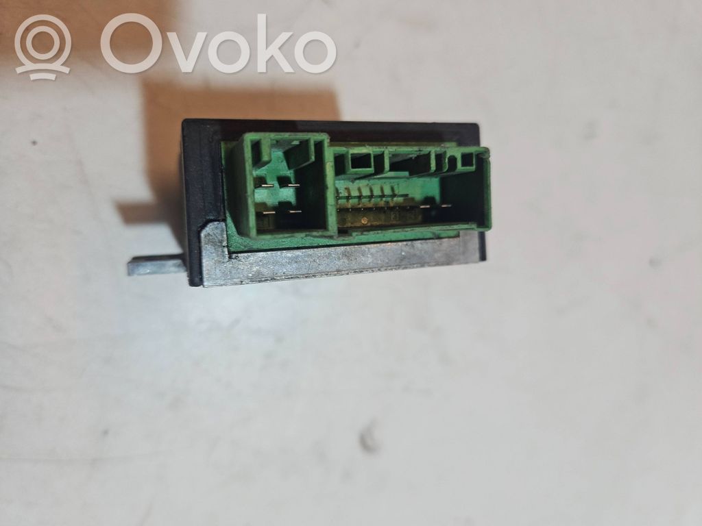 BMW 3 E90 E91 Fuel level meter relay 