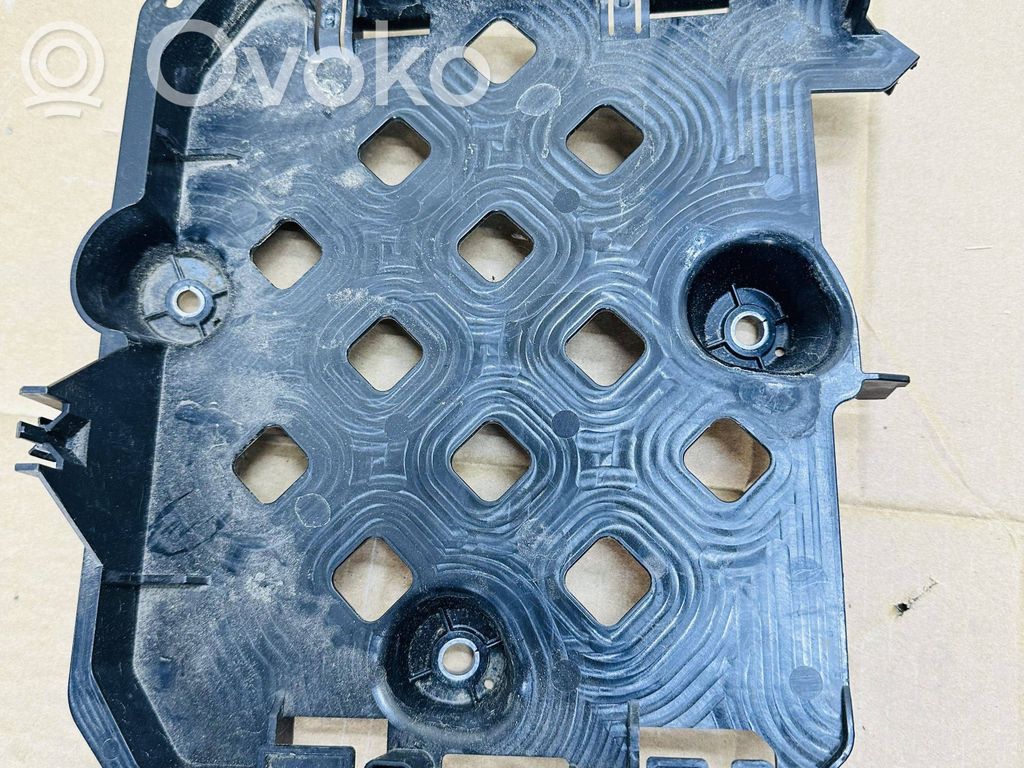 Audi Q7 4M Engine control unit holder 