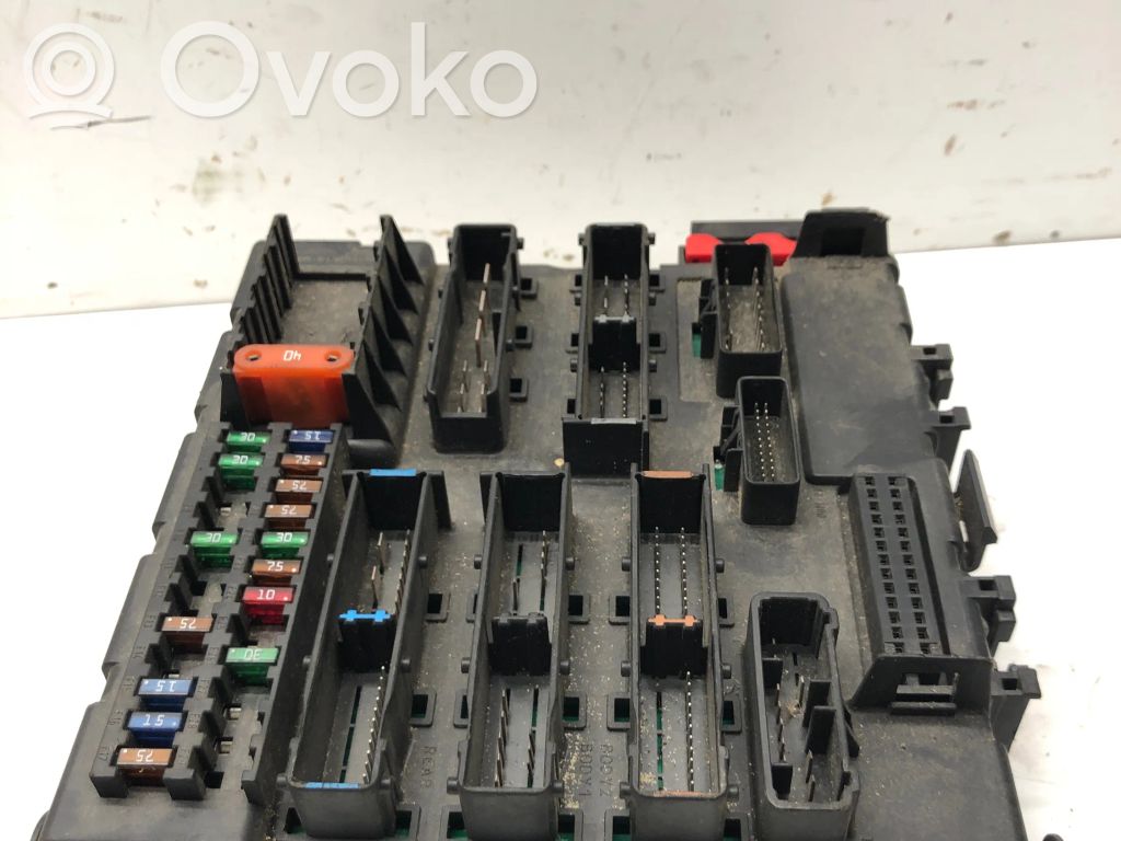 Volkswagen Golf V Fuse module 