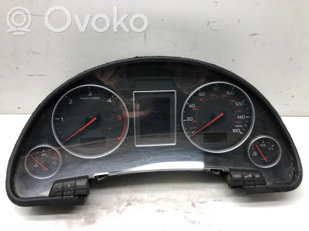 Audi A4 S4 B6 8E 8H Licznik / Prędkościomierz 