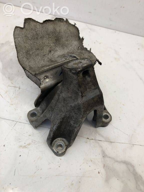 Audi A5 Sportback 8TA Engine mounting bracket 