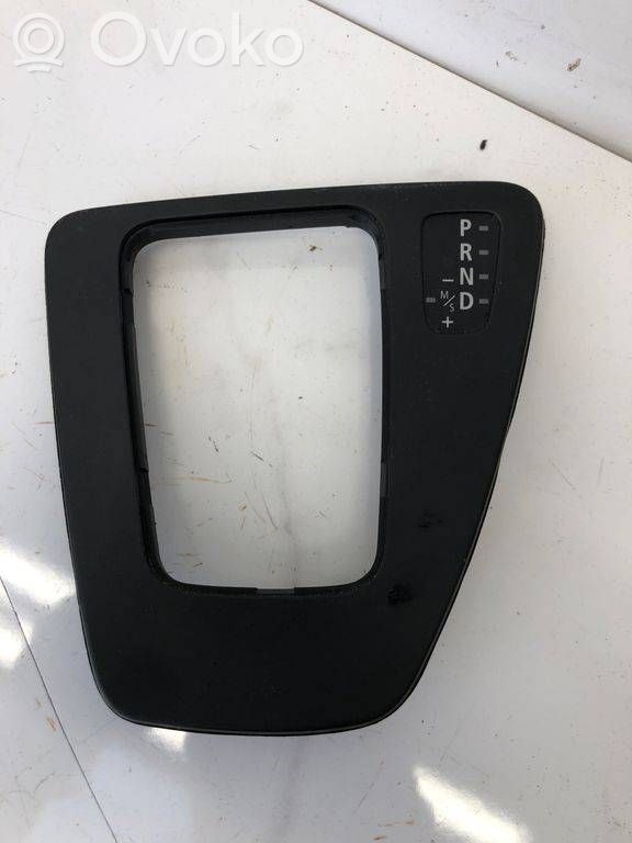 BMW 3 E92 E93 Ātrumu pārslēgšanas sviras dekoratīvā apdare (plastmasas) 
