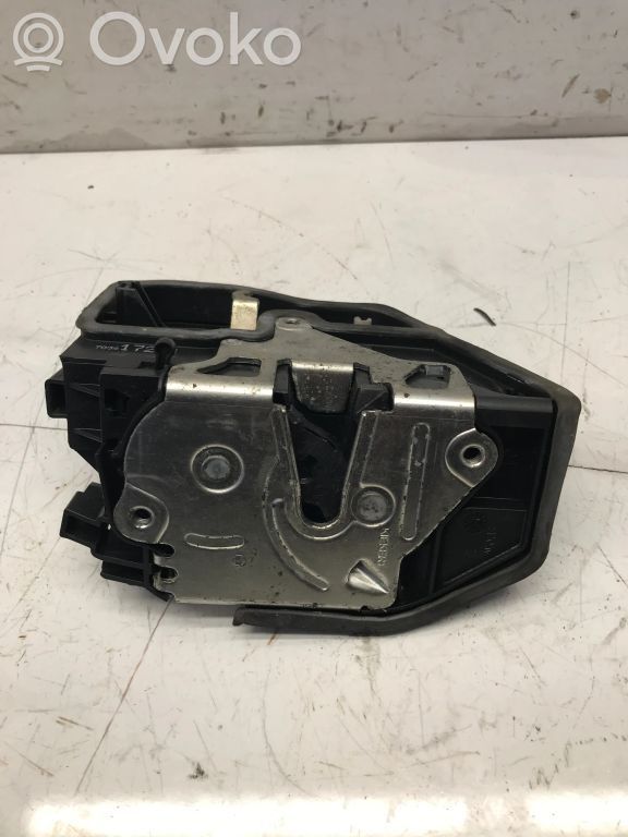 Rear door lock   7036172