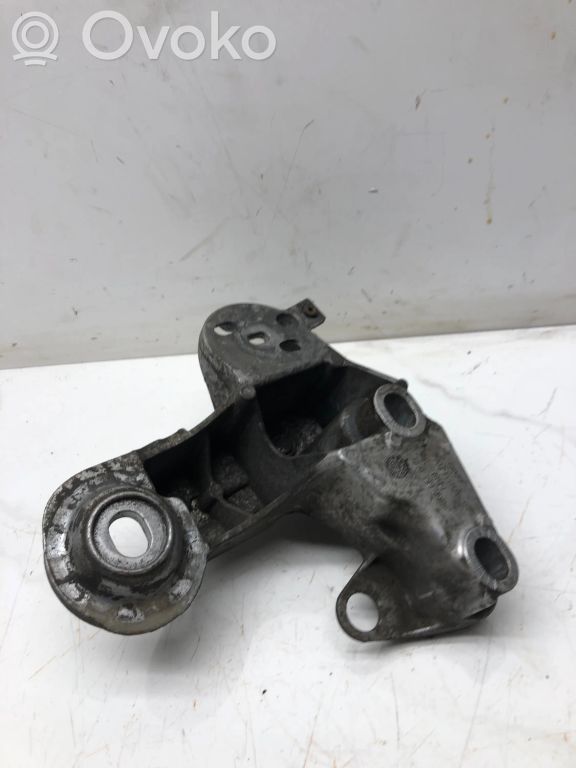 Engine mounting bracket   8E0199352