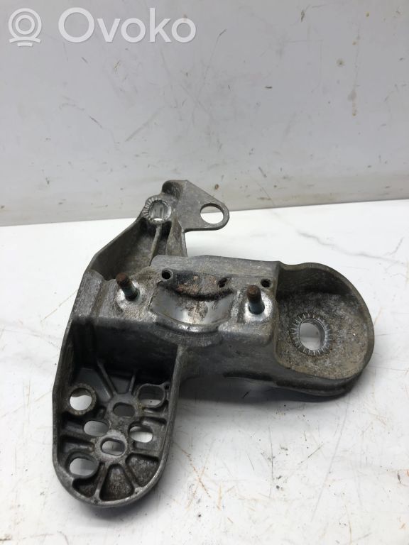 Engine mounting bracket   8E0199351,8E0199351M