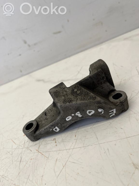BMW 5 E60 E61 Generator/alternator bracket 