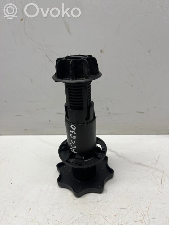 Audi A6 S6 C6 4F Tornillo de la rueda de repuesto 