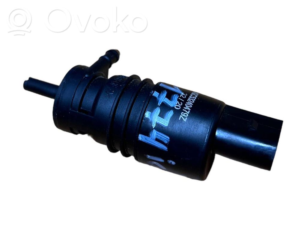 BMW 5 F10 F11 Windscreen/windshield washer pump 