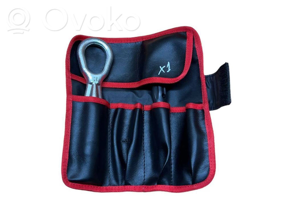 Towing hook eye   6788732