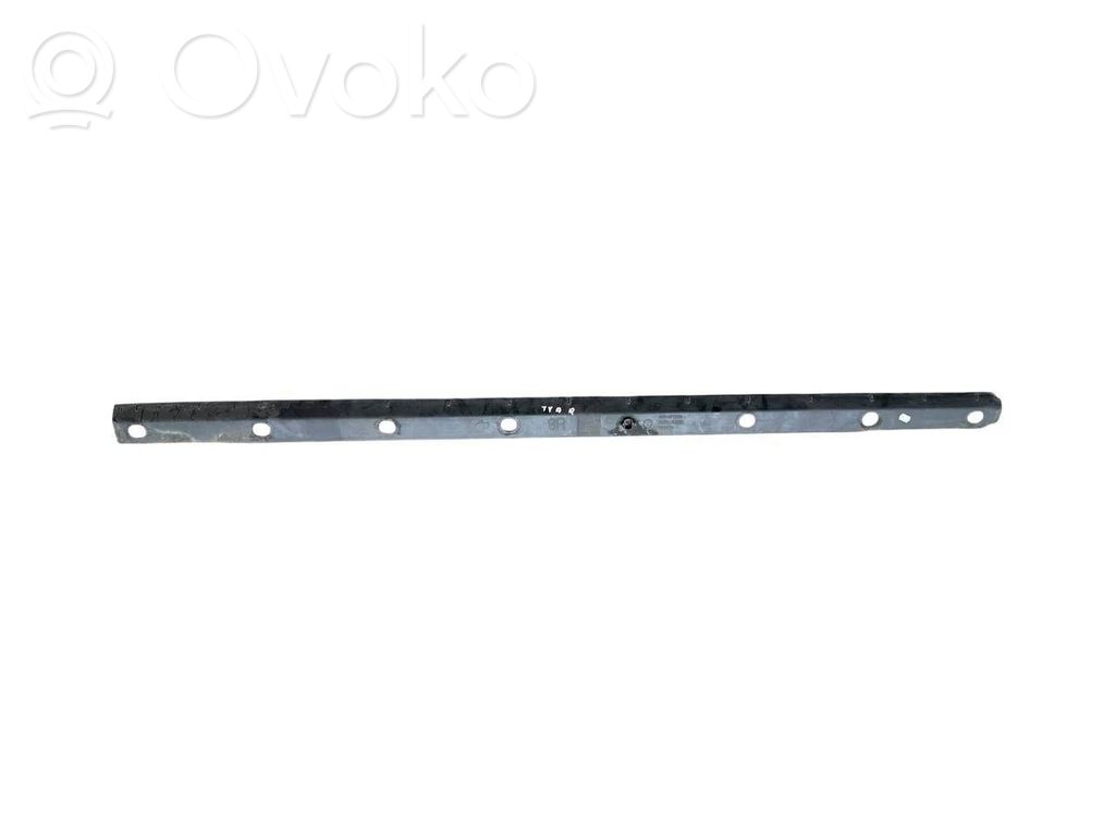 Toyota Yaris Moldura protectora del borde delantero 